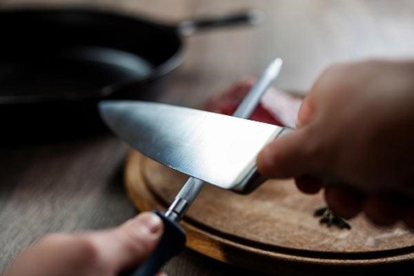 10 Avoidable Knife Handling Mistakes | Dorsey Schools of Michigan