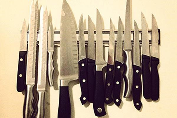 12 Kitchen Knife Safety Tips