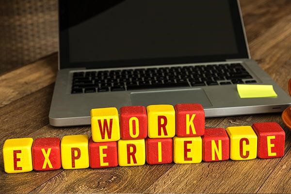 3 Reasons Why You May Be Struggling Choosing A Career - How To Choose A Career