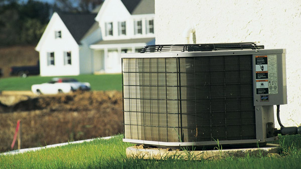 Air Conditioning Tech Student Working on AC Unit | Dorsey Schools - Michigan