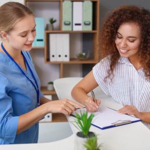 A Closer Look: What Are the Daily Tasks in a Medical Assistant Role? | MI-NEW-CAREER 6 medical assistant role