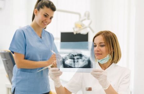 is-dental-assistant-a-good-career-for-me