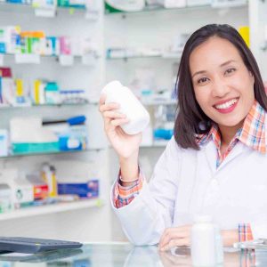 How to Become a Pharmacy Technician