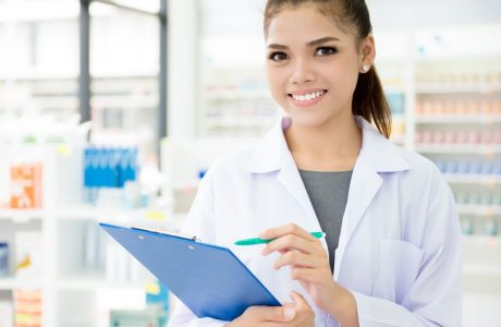 What Is a Pharmacy Technician