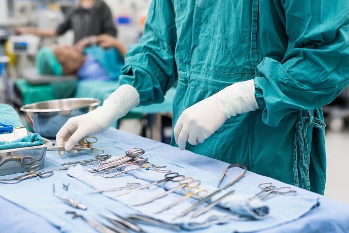 becoming a surgical tech