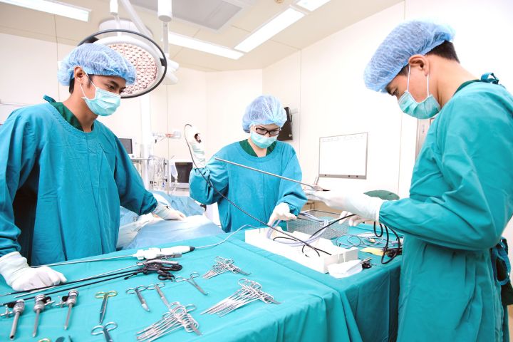 become a certified surgical tech