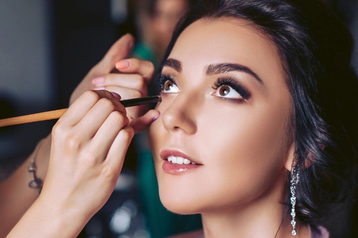 Mastering the Art of Makeup Application: Do's And Don'ts 1 makeup application