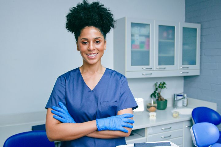 Dental Assistant vs Dental Hygienist